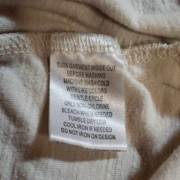 Juniors High-Low Marvel Tee - Picture 7 of 8